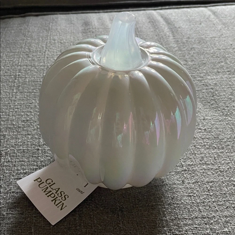 Target Round Glass Iridescent White Pumpkin Figur Bullseye Playground Halloween